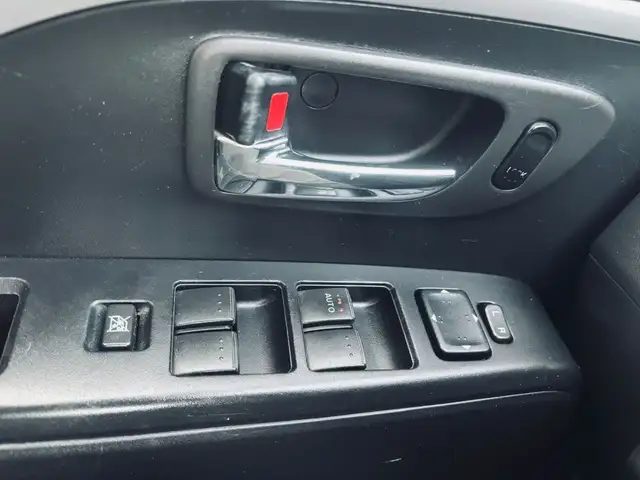 2012 Mazda MAZDA5 4dr Wagon - Photo 15