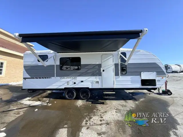 2026 Forest River RV Wildwood FSX 266BHLE NO SLIDE!
