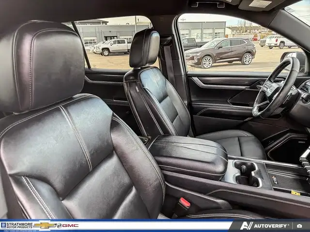 2025 GMC Acadia - Photo 18