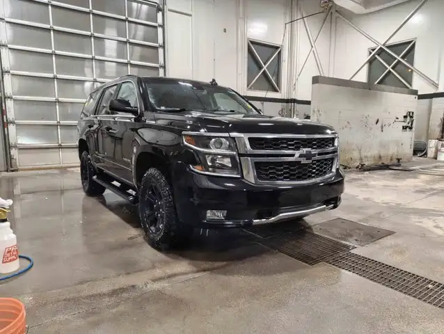 2017 Chevrolet Tahoe LT Luxury Z71 Midnight Edition 5.3L - Photo 3