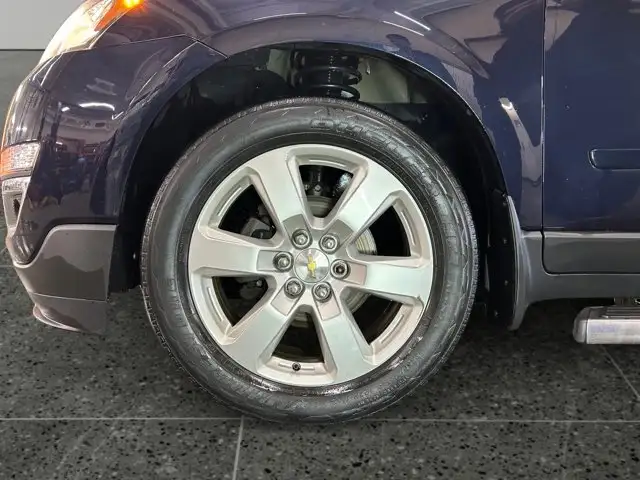 2017 Chevrolet Traverse LT / AWD - Photo 11