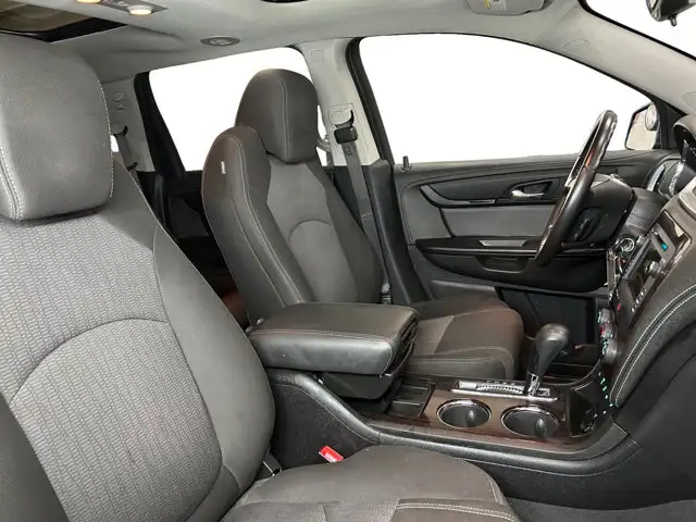 2017 Chevrolet Traverse LT / AWD - Photo 19