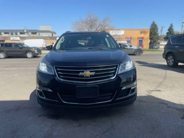 2016 Chevrolet Traverse LT - Photo 2