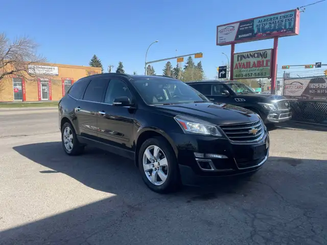 2016 Chevrolet Traverse LT - Photo 3