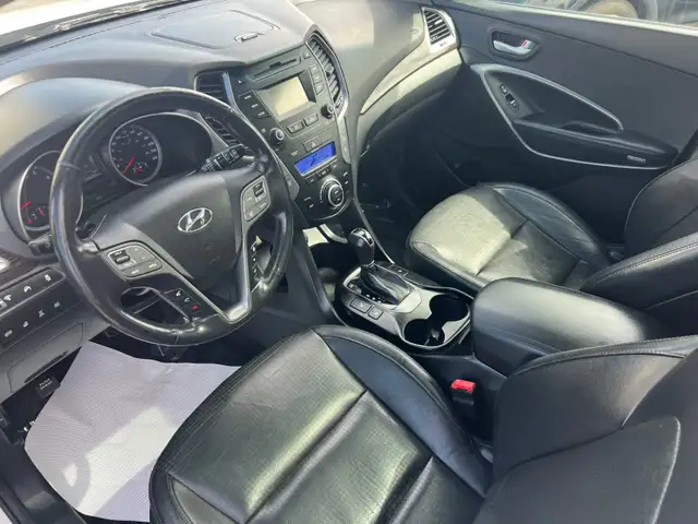 2013 Hyundai Santa Fe AWD 4dr 3.3L Auto XL Luxury - Photo 9