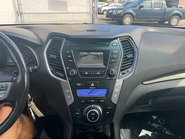 2013 Hyundai Santa Fe AWD 4dr 3.3L Auto XL Luxury - Photo 12