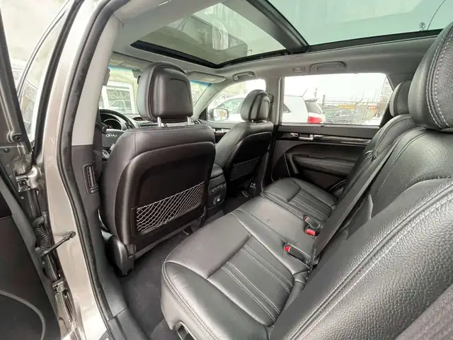 2014 Kia Sorento SX - Photo 17