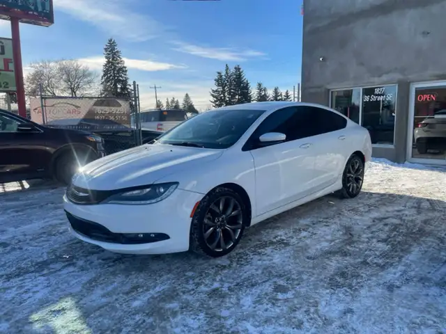2015 Chrysler 200 S