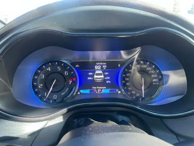 2015 Chrysler 200 S - Photo 9