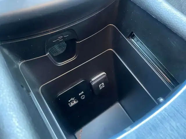 2015 Chrysler 200 S - Photo 14