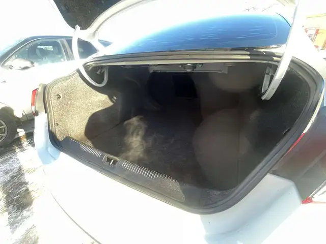 2015 Chrysler 200 S - Photo 16