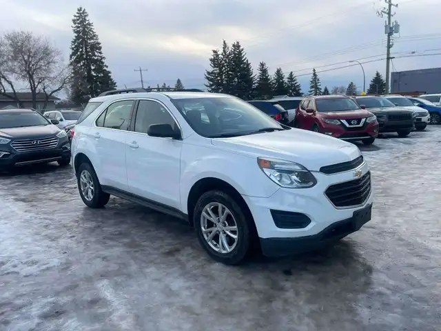 2017 Chevrolet Equinox LS - Photo 3
