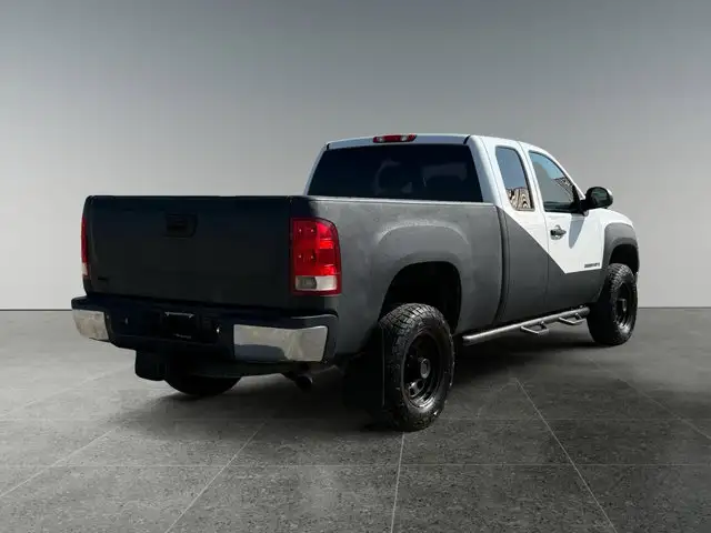 2009 GMC Sierra 2500HD - Photo 7