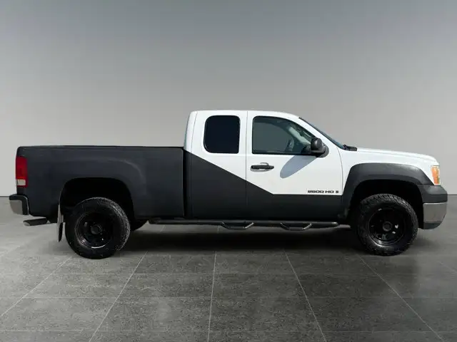 2009 GMC Sierra 2500HD - Photo 8