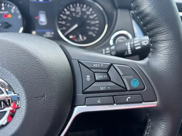 2023 Nissan Qashqai SL Premium AWD • 360 Camera • Leather - Photo 18