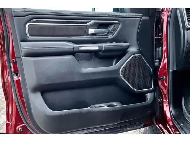 2023 Ram 1500 Laramie Sport | Vented Leather | Panoroof | 4X4 - Photo 18