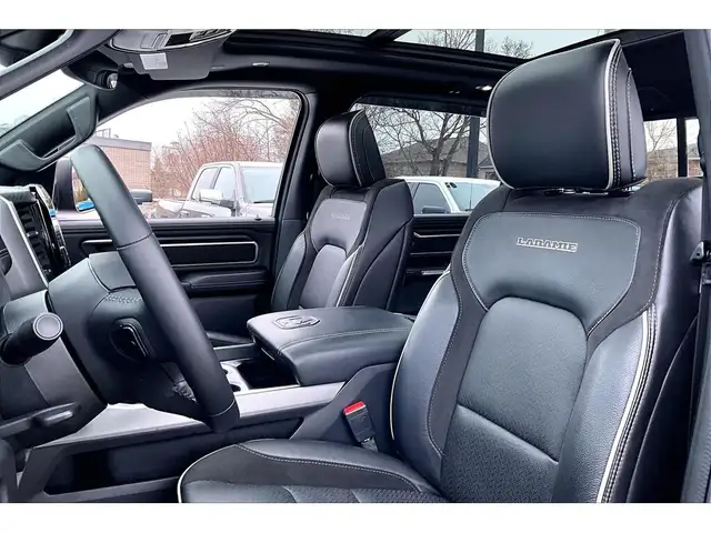 2023 Ram 1500 Laramie Sport | Vented Leather | Panoroof | 4X4 - Photo 25