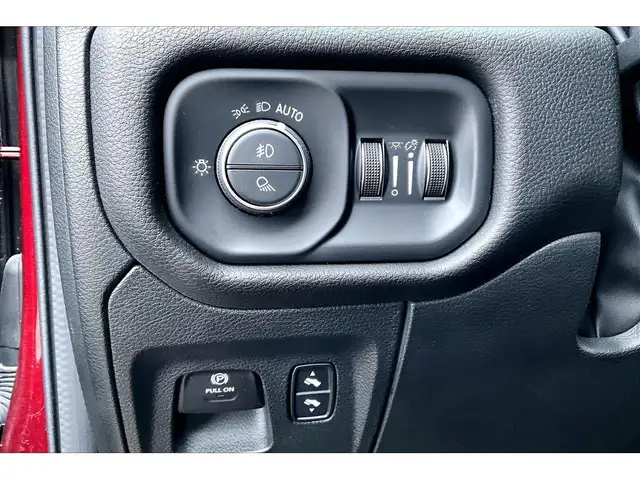 2023 Ram 1500 Laramie Sport | Vented Leather | Panoroof | 4X4 - Photo 32