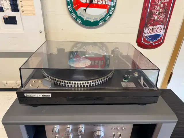 Vintage Kenwood Stereo System - Photo 3