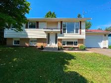 Beautiful 3 Bedroom, 1 Bath Upper Duplex in C'Town (near UPEI)