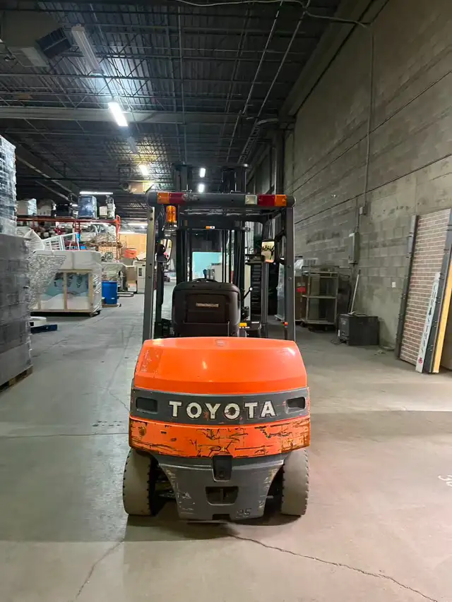 Toyota 360 degree Rotating fork 5500lbs 2 stage/reach 13 feet - Photo 4