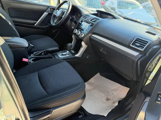 2016 Subaru Forester AWD B.Cam Low km 1YR Warranty - Photo 15