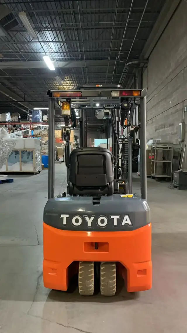 Toyota Forklift 3800lbs 2 stage Reach 3.6M/ 11.8 feet height - Photo 3