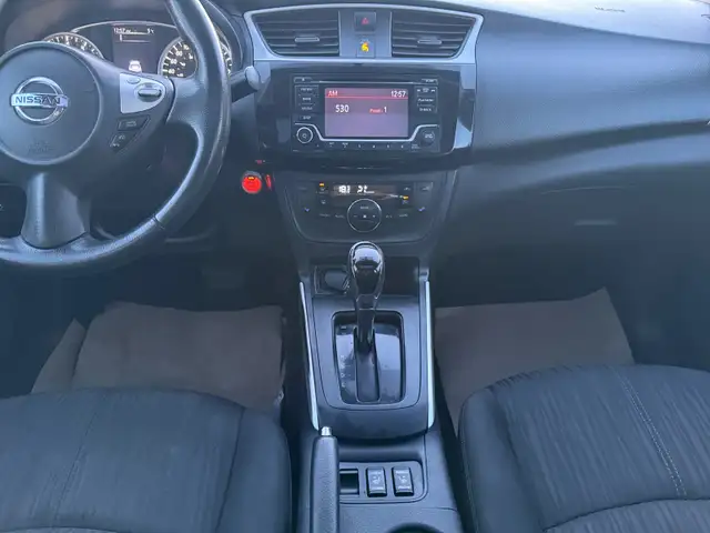 2018 Nissan Sentra Backup camera Heated seats Sunroof - Photo 10