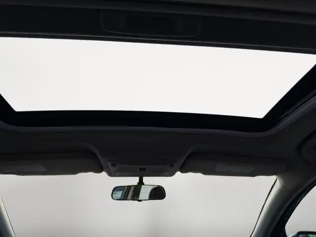 2018 Nissan Sentra Backup camera Heated seats Sunroof - Photo 11