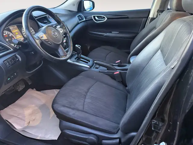 2018 Nissan Sentra Backup camera Heated seats Sunroof - Photo 12