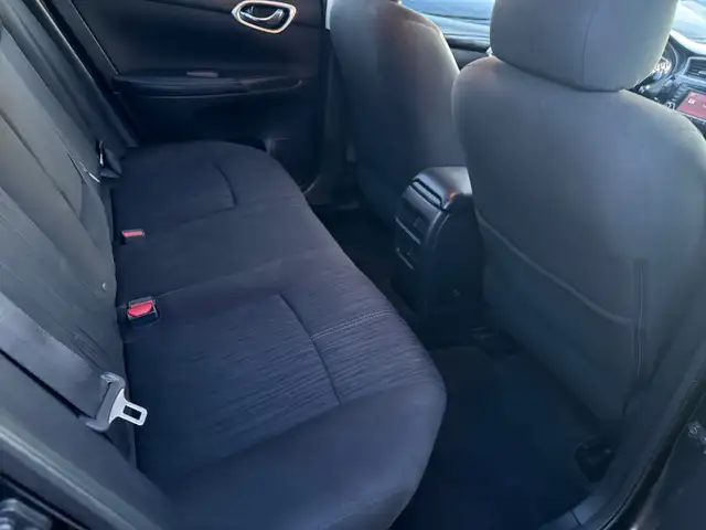 2018 Nissan Sentra Backup camera Heated seats Sunroof - Photo 15