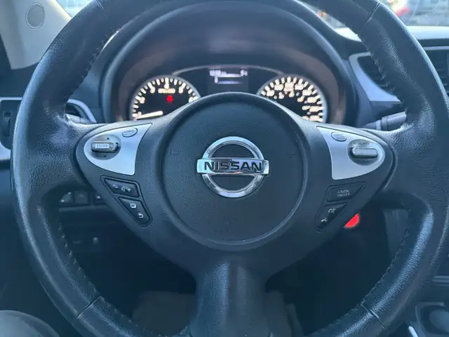 2018 Nissan Sentra Backup camera Heated seats Sunroof - Photo 17