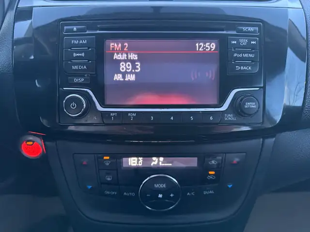 2018 Nissan Sentra Backup camera Heated seats Sunroof - Photo 18