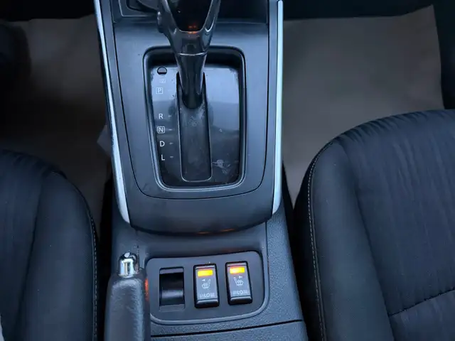 2018 Nissan Sentra Backup camera Heated seats Sunroof - Photo 19