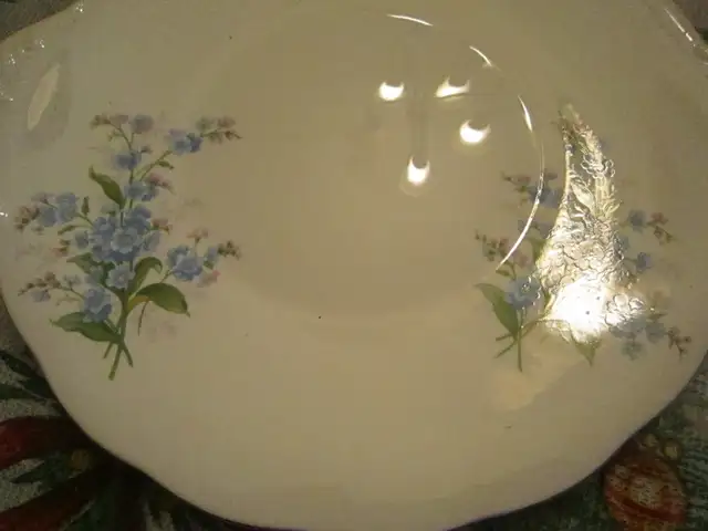 Royal Albert FORGET-ME-NOT fine bone china - Photo 2
