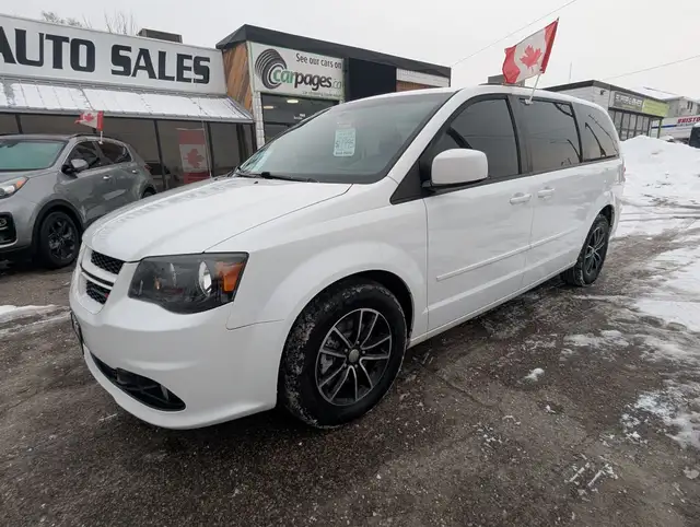 2017 Dodge Grand Caravan GT WITH POWER SLIDING DOORS & LIFTGATE! - Photo 2