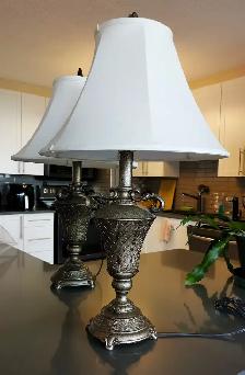 Pair of Vintage Style Metal Vase Table Lamps - Photo 7