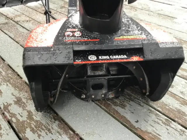 18 inch CORDED ELECTRIC SNOWBLOWER - Photo 2
