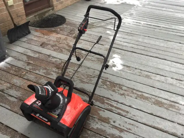 18 inch CORDED ELECTRIC SNOWBLOWER - Photo 3