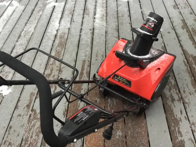 18 inch CORDED ELECTRIC SNOWBLOWER - Photo 7