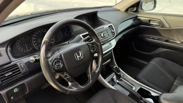 2013 Honda Accord Sport 2.4L 167,000km - Photo 7