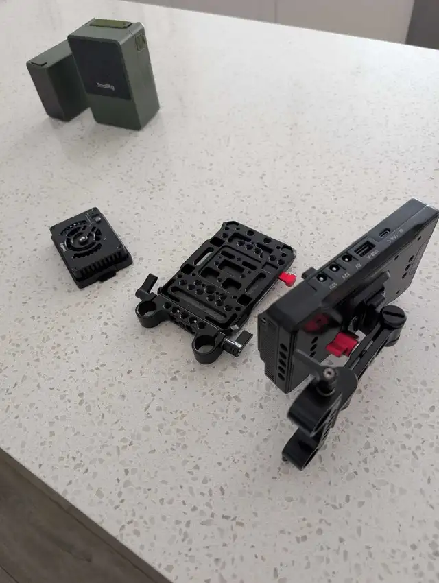 Selling CAMERA GEAR - BARLEY USED - Photo 4