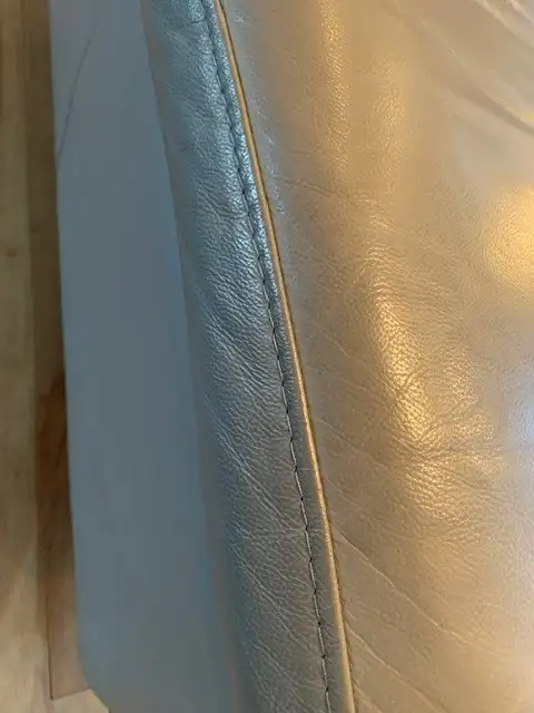 Divan cuire véritable de la Galerie du meuble - Photo 7