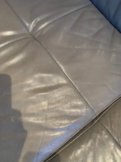 Divan cuire véritable de la Galerie du meuble - Photo 8