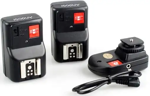 FLASH TRIGGER (1 TransmItter & 3 Receivers) 438-401-9772