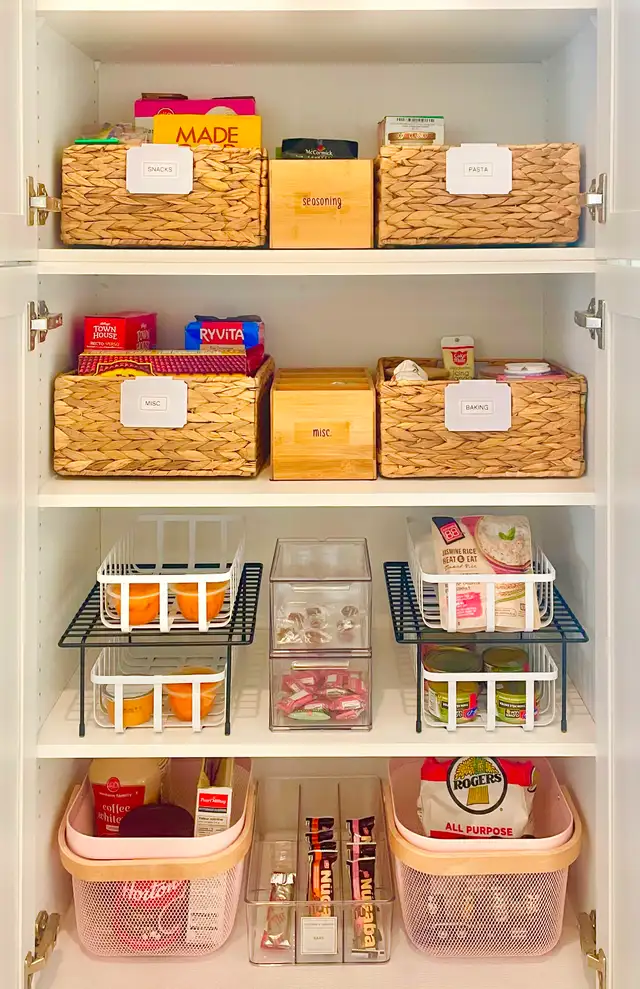 Hire us to Organize/declutter/downsize your home!