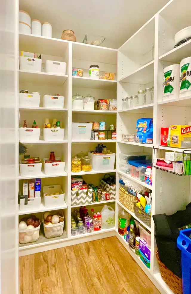 Hire us to Organize/declutter/downsize your home! - Photo 2