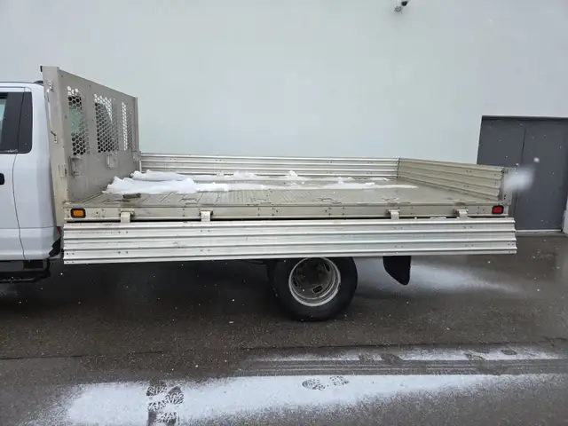 2021 Ford Super Duty F-350 DRW 4WD REGULAR CAB-12.5 FT FLAT DECK - Photo 4