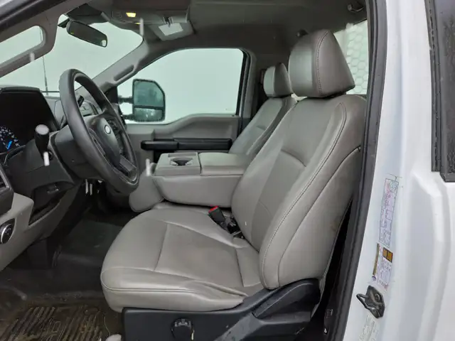 2021 Ford Super Duty F-350 DRW 4WD REGULAR CAB-12.5 FT FLAT DECK - Photo 13