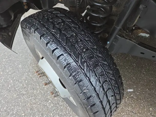 2021 Ford Super Duty F-350 DRW 4WD REGULAR CAB-12.5 FT FLAT DECK - Photo 18